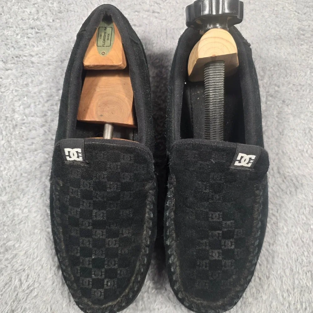 DC Shoes Villain Mens 12 Black Suede Slip On Loafer Monogram Skateboard Shoe